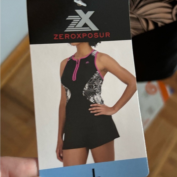 ZeroXposur Black and Pink Tankini Top - Picture 5 of 6